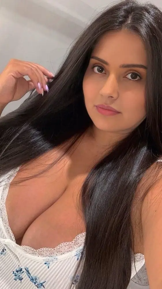 Riya Hyderabad Call Girl Service